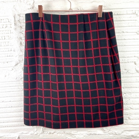J. Jill Black & Red Plaid Faux Wrap Front Ponte Knit Skirt Size Small - Picture 6 of 11